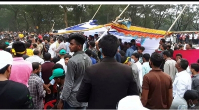Alleged killer of BNP leader attacked at Chattogram rally, stage collapses | Alleged killer of BNP leader attacked at Chattogram rally, stage collapses