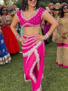 Sunny Leone shoots for wedding sangeet number in Mumbai | Sunny Leone shoots for wedding sangeet number in Mumbai