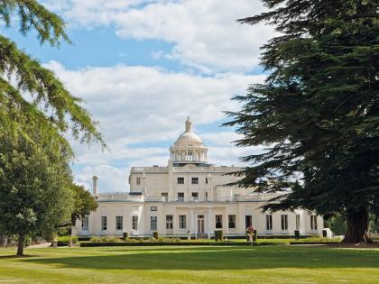 RIL and Oberoi to co-manage three iconic hospitality projects | RIL and Oberoi to co-manage three iconic hospitality projects RIL and Oberoi to co-manage three iconic hospitality projects | RIL and Oberoi to co-manage three iconic hospitality projects