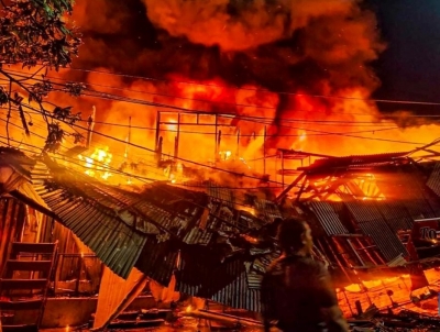 1 killed, 5 injured in Indonesian oil refinery fire | 1 killed, 5 injured in Indonesian oil refinery fire