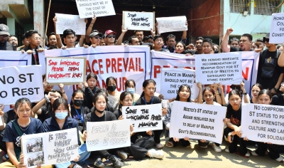 Manipuris organise protest in Guwahati against violence in home state | Manipuris organise protest in Guwahati against violence in home state