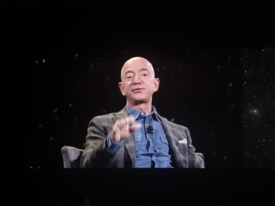 Trump put pressure on Pentagon to hurt Jeff Bezos: Amazon | Trump put pressure on Pentagon to hurt Jeff Bezos: Amazon