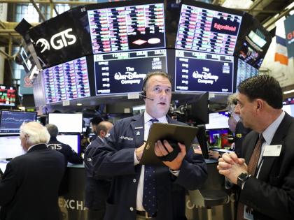 US stocks sink as Moody's warns it could cut credit ratings of 6 big banks | US stocks sink as Moody's warns it could cut credit ratings of 6 big banks US stocks sink as Moody's warns it could cut credit ratings of 6 big banks | US stocks sink as Moody's warns it could cut credit ratings of 6 big banks