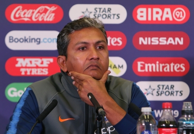 B'desh look to rope in former India batting coach Bangar for Tests | B'desh look to rope in former India batting coach Bangar for Tests