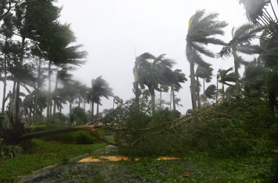 Ian regains hurricane strength after inflicting significant damage on Florida | Ian regains hurricane strength after inflicting significant damage on Florida Ian regains hurricane strength after inflicting significant damage on Florida | Ian regains hurricane strength after inflicting significant damage on Florida