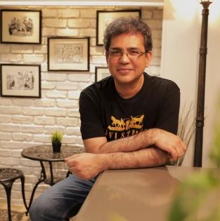 Rensil D'Silva: Big B setting example of how to stay relevant | Rensil D'Silva: Big B setting example of how to stay relevant Rensil D'Silva: Big B setting example of how to stay relevant | Rensil D'Silva: Big B setting example of how to stay relevant