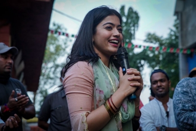 Rashmika Mandana finishes shoot of Hindi debut 'Mission Majnu' | Rashmika Mandana finishes shoot of Hindi debut 'Mission Majnu' Rashmika Mandana finishes shoot of Hindi debut 'Mission Majnu' | Rashmika Mandana finishes shoot of Hindi debut 'Mission Majnu'