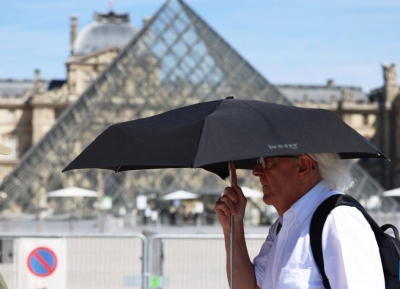 France suffers third heatwave | France suffers third heatwave