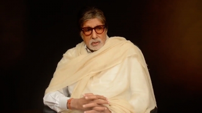 Big B clarifies 'Home Quarantined' stamped hand not his | Big B clarifies 'Home Quarantined' stamped hand not his