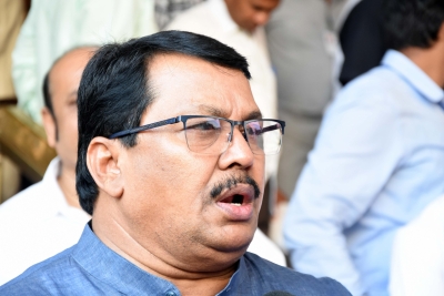 Farmers' suicides: Oppn walks out twice from Assembly, accuses Maha govt of apathy | Farmers' suicides: Oppn walks out twice from Assembly, accuses Maha govt of apathy
