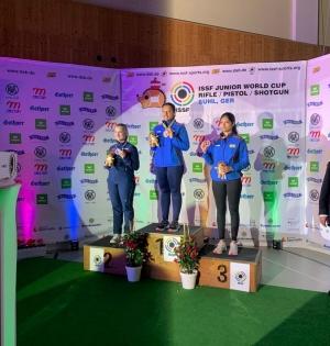 Sift Kaur Samra makes it 10 gold medals for India at Suhl Junior World Cup | Sift Kaur Samra makes it 10 gold medals for India at Suhl Junior World Cup