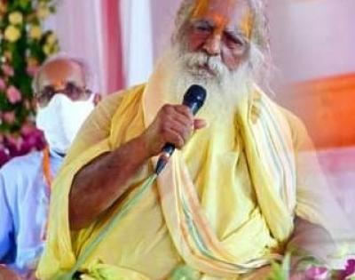 Mahant Nritya Gopal Das on oxygen support | Mahant Nritya Gopal Das on oxygen support