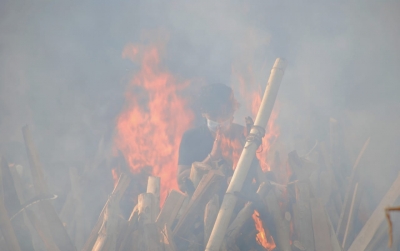 Elderly man dies after jumping into wife's funeral pyre in Odisha | Elderly man dies after jumping into wife's funeral pyre in Odisha Elderly man dies after jumping into wife's funeral pyre in Odisha | Elderly man dies after jumping into wife's funeral pyre in Odisha
