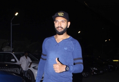 Yuvraj distances himself from father's comments | Yuvraj distances himself from father's comments