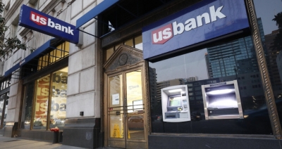 US bank shares tumble despite Biden insisting system is safe | US bank shares tumble despite Biden insisting system is safe