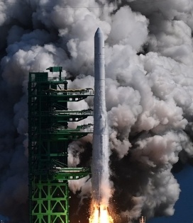S.Korea successfully launches homegrown space rocket | S.Korea successfully launches homegrown space rocket