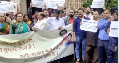 Angry Shiv Sainiks protest Eknath Shinde-led 'rebellion' | Angry Shiv Sainiks protest Eknath Shinde-led 'rebellion' Angry Shiv Sainiks protest Eknath Shinde-led 'rebellion' | Angry Shiv Sainiks protest Eknath Shinde-led 'rebellion'