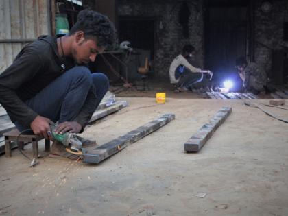 Tamil Nadu's Jedarpalayam tense following attack on migrant workers | Tamil Nadu's Jedarpalayam tense following attack on migrant workers Tamil Nadu's Jedarpalayam tense following attack on migrant workers | Tamil Nadu's Jedarpalayam tense following attack on migrant workers