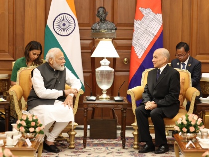 PM Modi meets Cambodian King, assures to strengthen bilateral ties | PM Modi meets Cambodian King, assures to strengthen bilateral ties