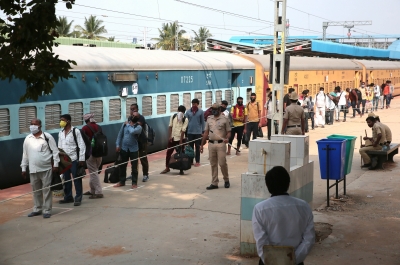 Shramik train leaves Coimbatore for UP's Akbarpur | Shramik train leaves Coimbatore for UP's Akbarpur