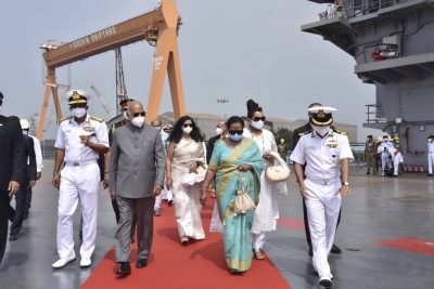 President witnesses naval ops demo, visits IAC Vikrant at Kochi | President witnesses naval ops demo, visits IAC Vikrant at Kochi