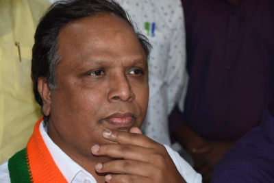 BJP's Ashish Shelar: Not just a political player, also a sports enthusiast | BJP's Ashish Shelar: Not just a political player, also a sports enthusiast