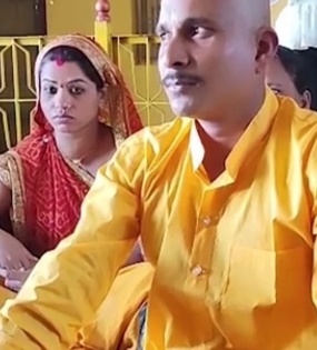 'For love's sake': Muslim man converts for his Hindu wife | 'For love's sake': Muslim man converts for his Hindu wife