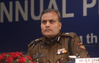 Ahead of retirement, Delhi Police chief transfers 5 officers | Ahead of retirement, Delhi Police chief transfers 5 officers Ahead of retirement, Delhi Police chief transfers 5 officers | Ahead of retirement, Delhi Police chief transfers 5 officers