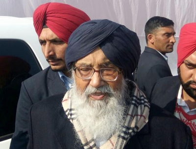 Akali patron Badal returns Padma award, says govt betrayed farmers | Akali patron Badal returns Padma award, says govt betrayed farmers