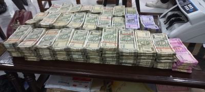 Rs 65,000 unaccounted cash now seized in Kolkata | Rs 65,000 unaccounted cash now seized in Kolkata