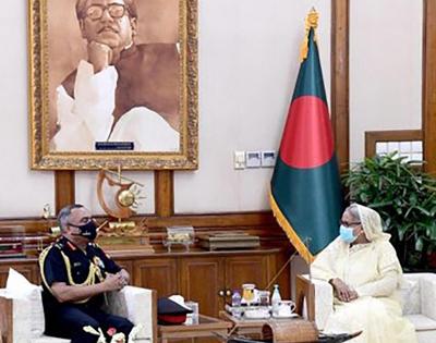 Indian Army Chief Manoj Pande meets Sheikh Hasina | Indian Army Chief Manoj Pande meets Sheikh Hasina
