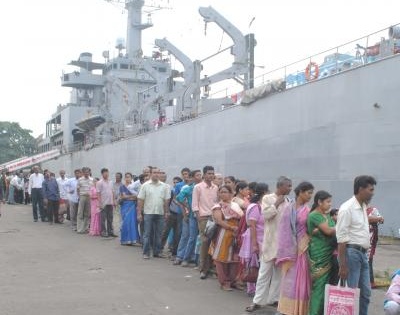 INS Magar arrives in Kochi from Maldives with 202 Indians | INS Magar arrives in Kochi from Maldives with 202 Indians