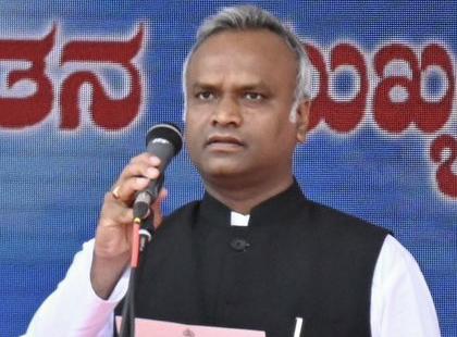What is source of money for operation lotus, asks K'taka minister Priyank Kharge | What is source of money for operation lotus, asks K'taka minister Priyank Kharge What is source of money for operation lotus, asks K'taka minister Priyank Kharge | What is source of money for operation lotus, asks K'taka minister Priyank Kharge