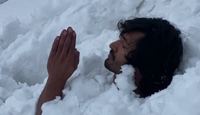 Vidyut shares video of him practising kriyas in the Himalayas | Vidyut shares video of him practising kriyas in the Himalayas