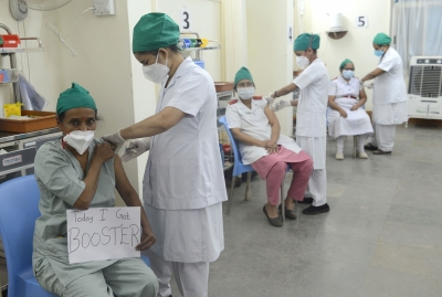 No impact of Covid vaccines on sudden deaths & heart attacks, says Karnataka Health Minister | No impact of Covid vaccines on sudden deaths & heart attacks, says Karnataka Health Minister No impact of Covid vaccines on sudden deaths & heart attacks, says Karnataka Health Minister | No impact of Covid vaccines on sudden deaths & heart attacks, says Karnataka Health Minister