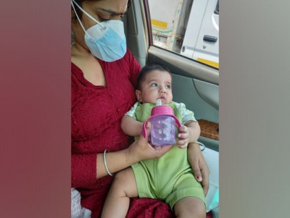 After couple tests Covid positive, Delhi Police Head Constable comes to the rescue of their 6-month-old | After couple tests Covid positive, Delhi Police Head Constable comes to the rescue of their 6-month-old