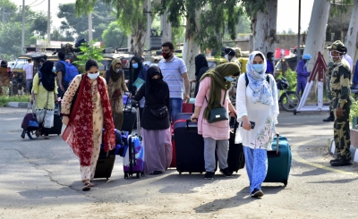 Pakistan's Covid-19 cases top 300,000 | Pakistan's Covid-19 cases top 300,000 Pakistan's Covid-19 cases top 300,000 | Pakistan's Covid-19 cases top 300,000