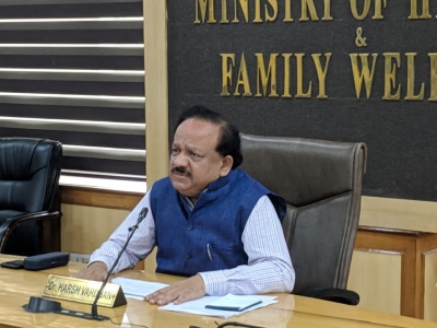 Health Minister reviews action taken to manage Covid-19 | Health Minister reviews action taken to manage Covid-19