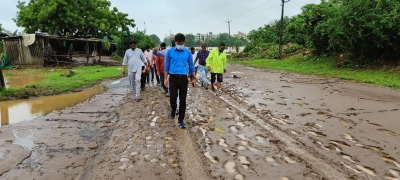 Residents suffer losses worth lakhs due to waterlogging, heavy rains in Gujarat | Residents suffer losses worth lakhs due to waterlogging, heavy rains in Gujarat
