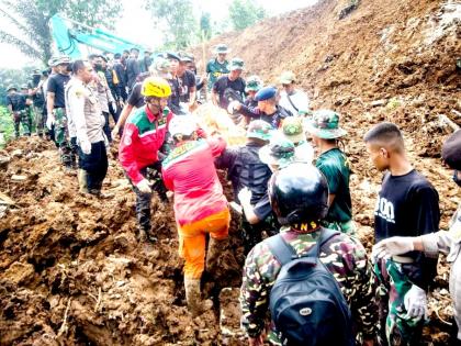 Indonesia expands searching area for 10 missing in Sumatra landslide | Indonesia expands searching area for 10 missing in Sumatra landslide Indonesia expands searching area for 10 missing in Sumatra landslide | Indonesia expands searching area for 10 missing in Sumatra landslide