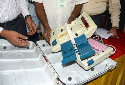 K'taka bypolls: Voting for 2 seats underway | K'taka bypolls: Voting for 2 seats underway