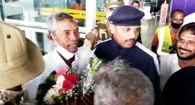 Padma Shri awardee Harekala Hajabba accorded hero's welcome in K'taka | Padma Shri awardee Harekala Hajabba accorded hero's welcome in K'taka