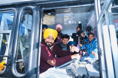 Punjab CM drives bus, leads cavalcade of 58 news ones | Punjab CM drives bus, leads cavalcade of 58 news ones