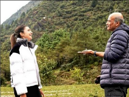 Parineeti Chopra expresses gratitude for her 'Uunchai' director Sooraj Barjatya on filmmaker's 58th birthday | Parineeti Chopra expresses gratitude for her 'Uunchai' director Sooraj Barjatya on filmmaker's 58th birthday Parineeti Chopra expresses gratitude for her 'Uunchai' director Sooraj Barjatya on filmmaker's 58th birthday | Parineeti Chopra expresses gratitude for her 'Uunchai' director Sooraj Barjatya on filmmaker's 58th birthday