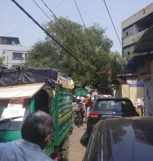 Kerala roads see traffic as lockdown norms eased | Kerala roads see traffic as lockdown norms eased