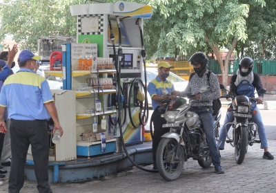 Petrol price moves up further, diesel rate unchanged | Petrol price moves up further, diesel rate unchanged