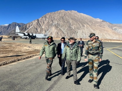 Modi in Kargil to celebrate Diwali with soldiers | Modi in Kargil to celebrate Diwali with soldiers Modi in Kargil to celebrate Diwali with soldiers | Modi in Kargil to celebrate Diwali with soldiers