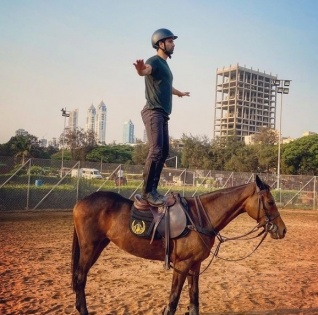 Vicky Kaushal stands on horseback, gets trolled | Vicky Kaushal stands on horseback, gets trolled