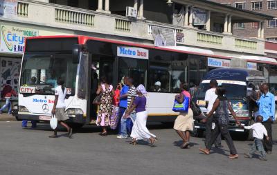 Omicron: Zimbabwe to ban unvaxxed from using public transport | Omicron: Zimbabwe to ban unvaxxed from using public transport