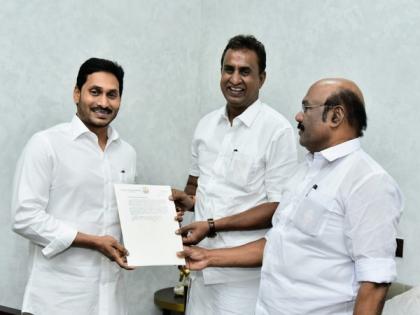 Delegation of TN ministers call on AP CM Jagan Mohan Reddy | Delegation of TN ministers call on AP CM Jagan Mohan Reddy Delegation of TN ministers call on AP CM Jagan Mohan Reddy | Delegation of TN ministers call on AP CM Jagan Mohan Reddy